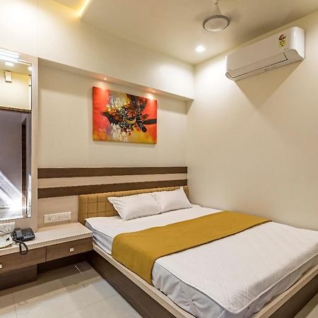 Hotel Rajlaxmi Grand Kolhapur Zewnętrze zdjęcie