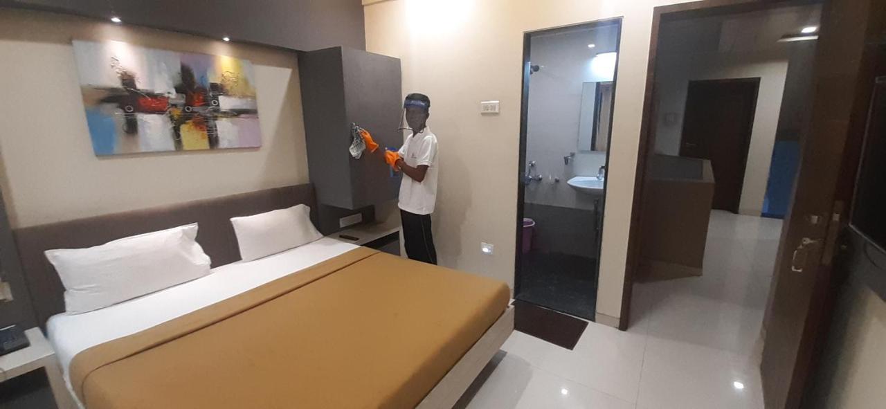 Hotel Rajlaxmi Grand Kolhapur Zewnętrze zdjęcie